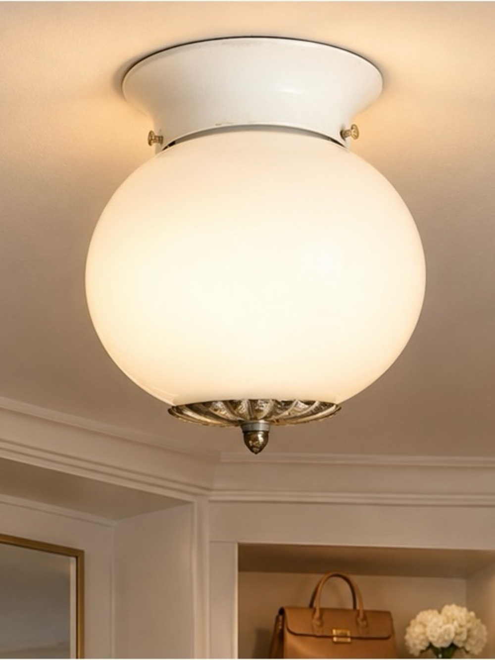 Light fixture ceiling flush mount MCM
Round White Smooth Glass Globe vintage